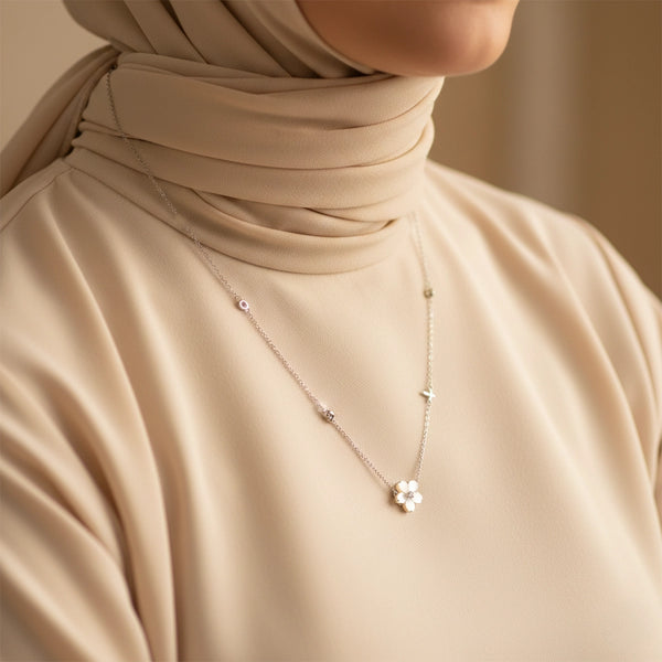 Elegant & Silver Necklace