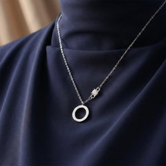 Silver Circle Pendant Necklace.