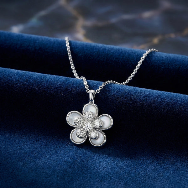 Daisy Bloom Necklace